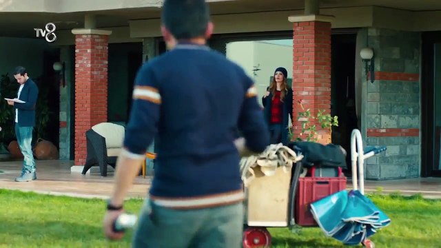 Kaçak Gelinler 22 Bölüm - Kainat’ın yeni menajeri Şebnem Gürsoy!