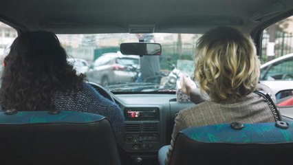 "Paris, c'est fait pour les bagnoles !" (Marianne et Nora, épisode 1) - PARIS ETC.