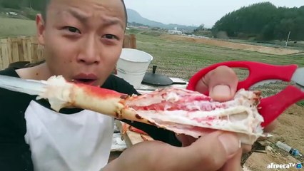 윽박:: 처음으로 23만 원짜리 킹크랩을 먹는다? 내장 비빔밥 + 킹크랩 라면까지? | 킹크랩 먹방!