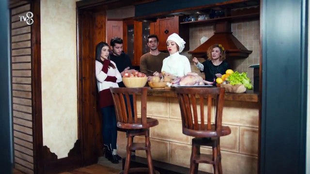 Kaçak Gelinler 27 Bölüm - Şebnem Gürsoy’un ellerinden yılbaşı hindisi!