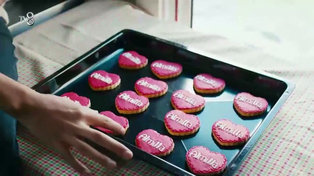 Kaçak Gelinler 27 Bölüm - Özgür’den Almila kurabiyeleri!