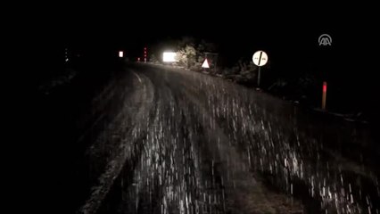 Manisa'ya Mevsimin İlk Karı Yağdı