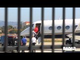 Louis Tomlinson boarding his jet