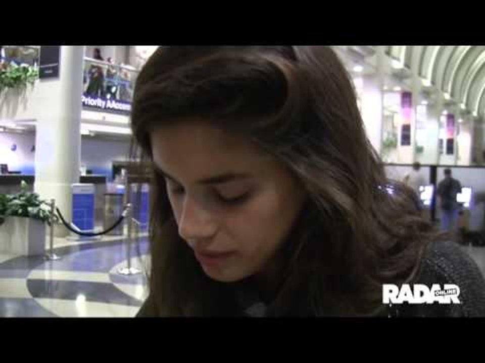 Sara Sampaio talks about lion killer