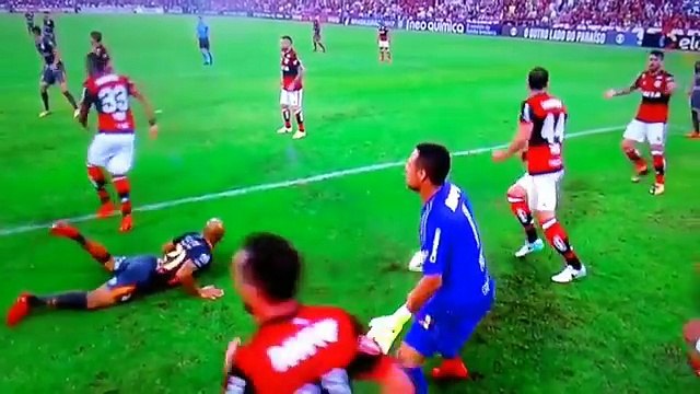 Quand deux coéquipiers manquent de se battre en plein match