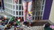 Elle se fabrique une prothèse de jambe faite en LEGO!!