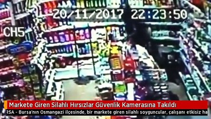 Markete Giren Silahlı Hırsızlar Güvenlik Kamerasına Takıldı