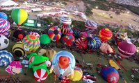 200 Balon Udara Warnai Langit Meksiko