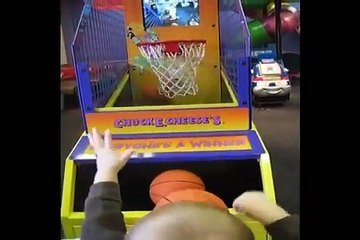 Un enfant pas comme les autres ! Incroyable !!