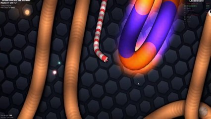 EN BÜYÜK YILANLARI PARÇALADIM!! +11k PUAN! - Slither.io