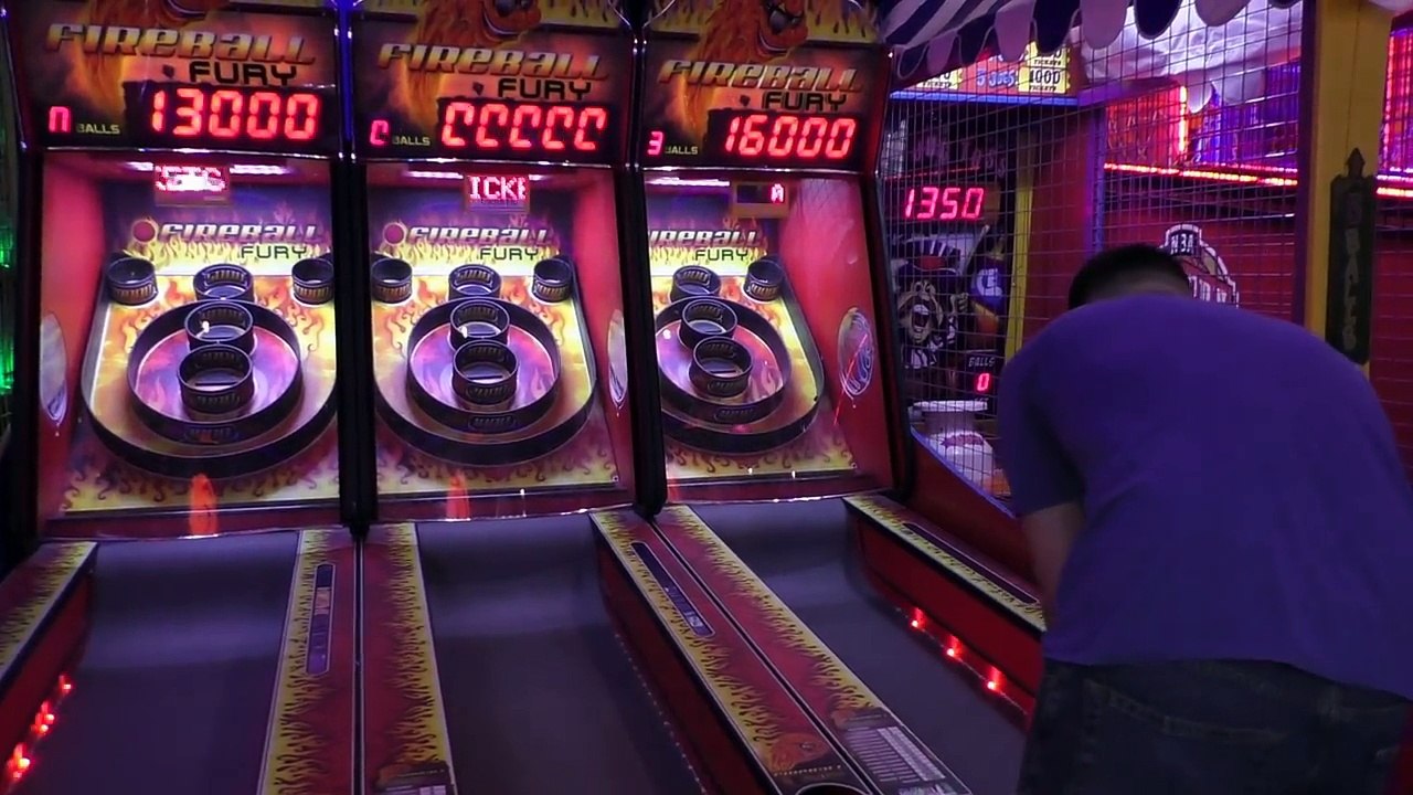 Nickelodeon Hotel Arcade Fun!!!