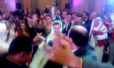 حصرى .. رقص  ويزو مسرح مصر فى حفل زفافها بحضور نجوم الفن