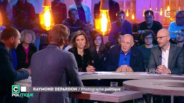 En 1983, une jeune femme doit s'excuser auprès de l'homme qui l'a violé