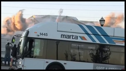 L'effondrement du Georgia Dome raté par ce caméraman à cause d'un bus