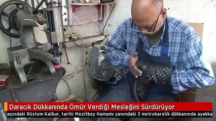 Daracık Dükkanında Ömür Verdiği Mesleğini Sürdürüyor