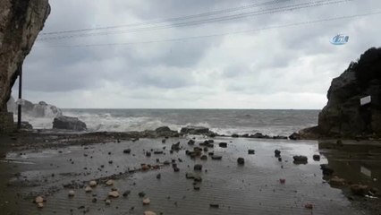 Bartın'da Şiddetli Fırtına Dalgaların Boyunu 15 Metrenin Üzerine Çıkarttı
