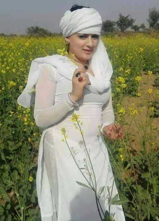 گاؤں کی مٹیار کا حسن دیکھیں