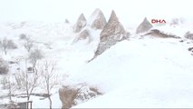 Nevşehir Kapadokya'ya Mevsimin İlk Karı Yağdı