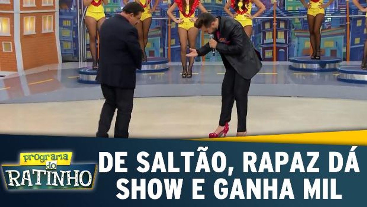 De salto alto, rapaz dá show no Dez ou Mil - 20.11.17