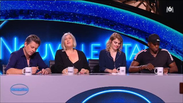 Nouvelle Star : La jurée Nathalie Noennec met une main aux fesses d'un candidat