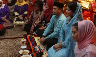 Netizen Puji Tata Rias Kahiyang Ayu