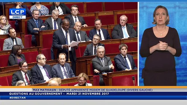 Ovation pour un député moDem à l'Assemblée suite à sa question sur les ventes d'esclaves en Libye