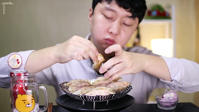 비비고 김치 왕교자 먹방이닷! 김치만두 리얼사운드 먹방 옥탑방미식가 #117화 Kimchi Dumpling Mukbang^ㅡ^!