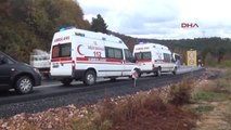 Zonguldak Virajı Alamayan Taksi, Şarampole Yuvarlandı 3 Yaralı