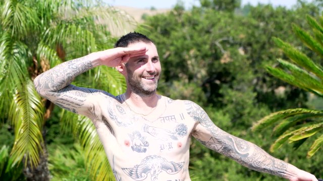 Video: Behind the scenes at Adam Levine's October 2017 cover shoot