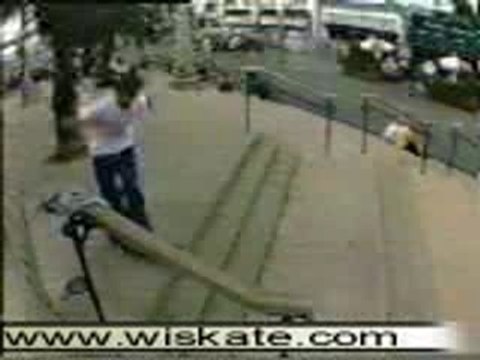 Skateboarding - Andrew Reynolds - Triple Set Frontside Flip