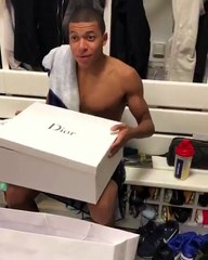L'incroyable cadeau de Thiago Silva à Kylian Mbappé !