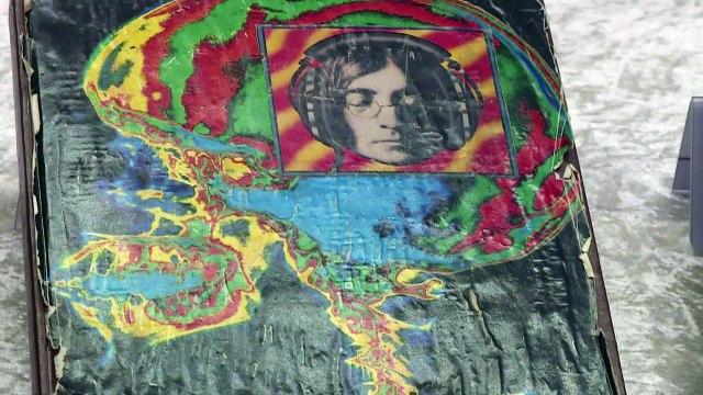 Recuperan en Alemania objetos de John Lennon robados a Yoko Ono