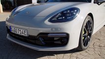 Porsche Panamera Turbo S E-Hybrid Sport Turismo Design in Crayon