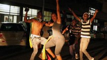 Fiesta en Harare tras la dimisión de Mugabe