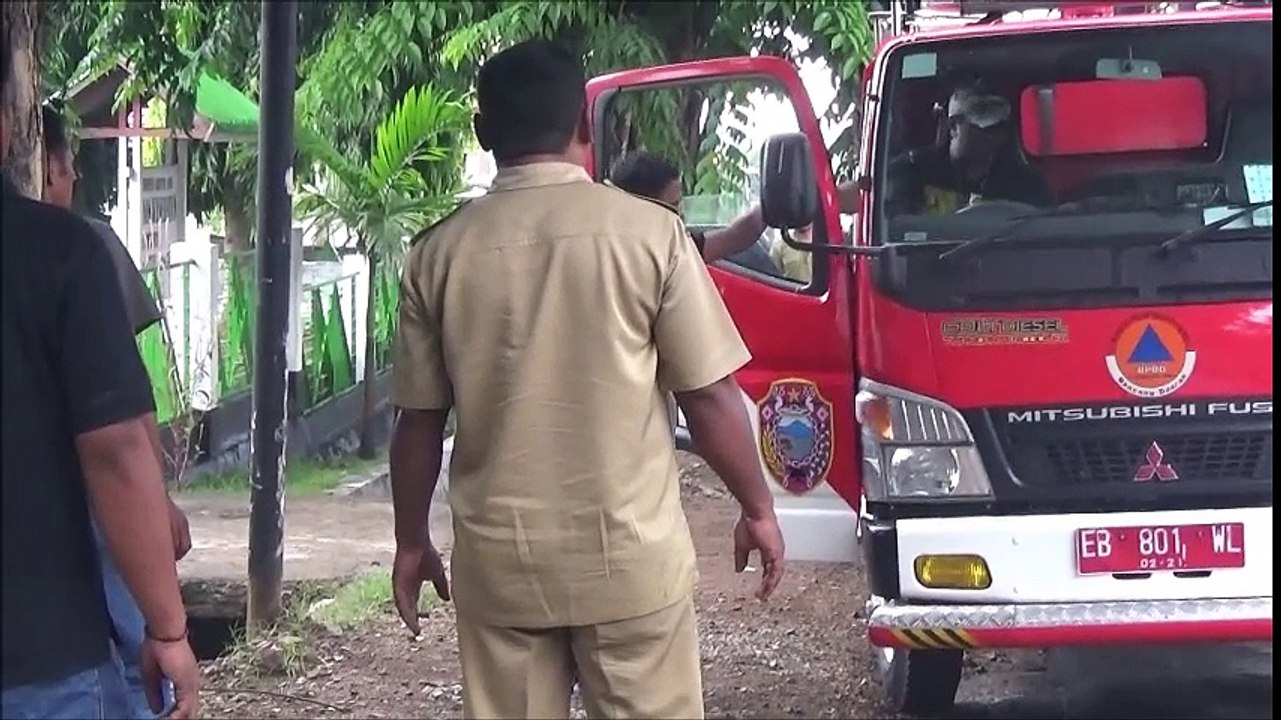 Mobil Puskesmas Keliling Nyaris Terbakar di Halaman Dinkes Ende