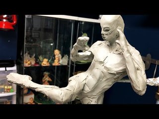 Timelapse Reveals Sculpture of Kick Boxer
