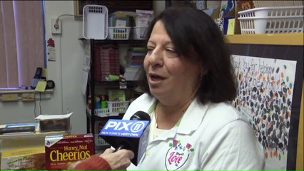 60-Year-Old Former Teacher Working to Feed More Than 100 Children on Thanksgiving