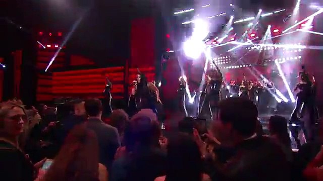 Demi Lovato - Sorry Not Sorry (Live From The 2017 American Music Awards)