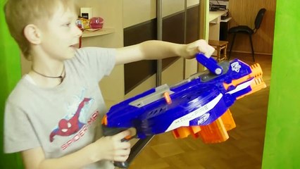 НЕРФ Война за ПЛАНШЕТ. Вредные мальчишки РАЗБИЛИ ПЛАНШЕТ NERF WAR Брос Шоу