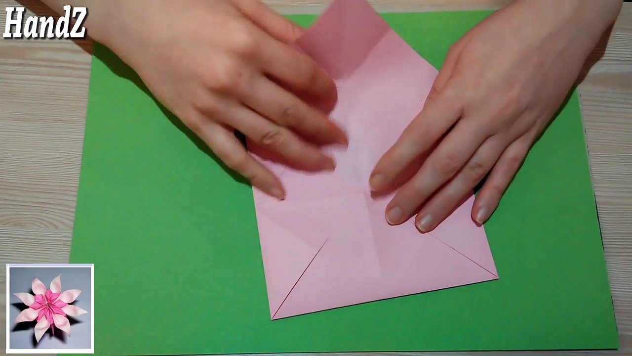 Daisy flower origami. Marguerite Mio Tsugawa. Ideas for house decor - Easter