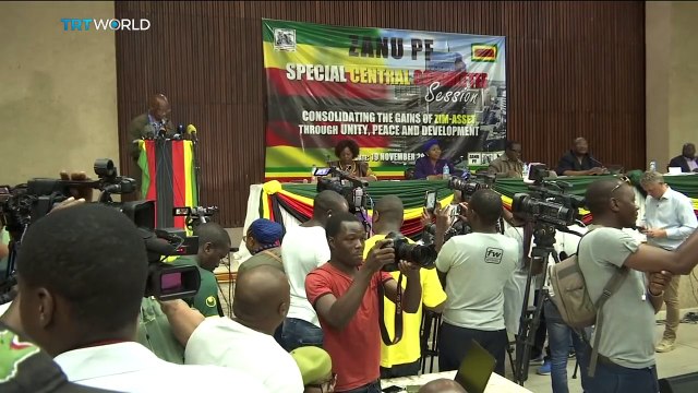 Zimbabwe Political Crisis - Mugabe fired by party but refuses to resign-5JP9BarYI7A