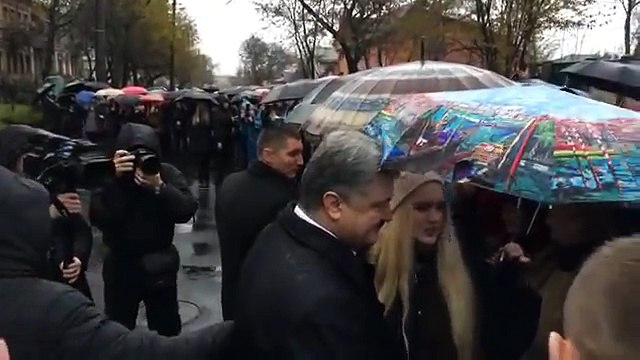 Президента Украины едва не лишили глаза в Днепре