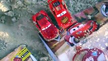 DISNEY PIXAR CARS ROAD TRIP LIGHTNING MCQUEEN MATER RAMONE SURPRISE TREASURE AT BEACH