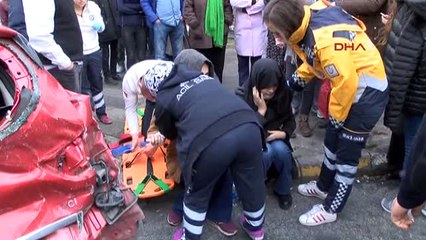 Fatih'te Servis Minibüsü Caddeyi Savaş Alanına Çevirdi