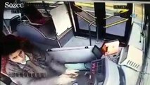 Freni boşalan özel halk otobüsünün kaza anı kamerada
