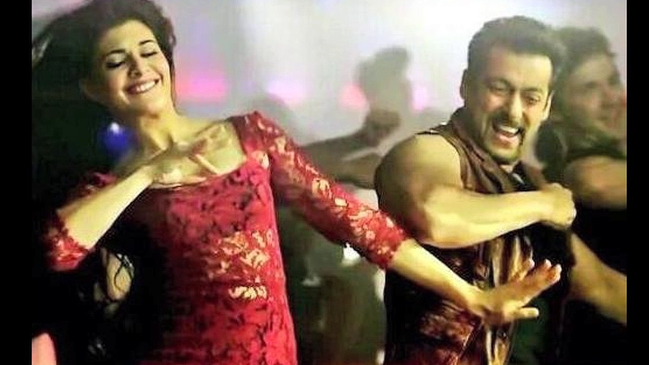 Kick   Salman Khan Fl!rts With Jacqueline Fernandez