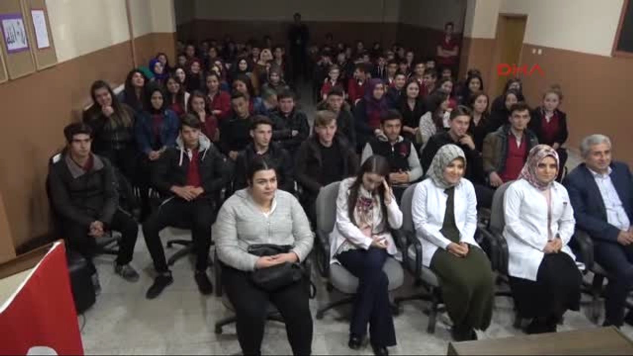 Düzce Hayvan Hakları Savunucusu İğdigül, Düzce'de Öğrencilerle Buluştu