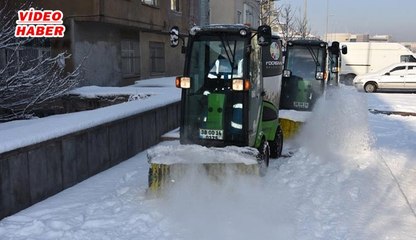 (22 Kasım 2017) KOCASİNAN BELEDİYESİ’NDEN KARLA MÜCADELE MESAİSİ…