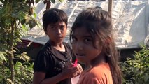 بدء توزيع المساعدات المقدمة من الأزهر الشريف للاجئى الروهينجا فى بنجلاديش