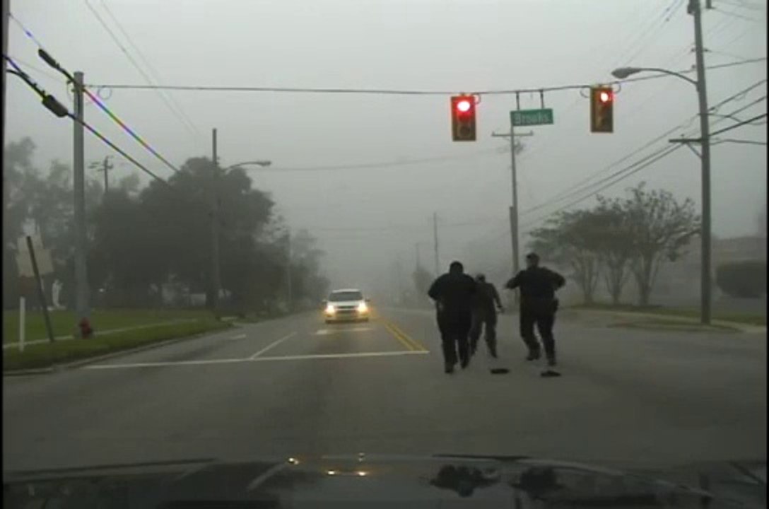 Un policier tase un homme de 86 ans, il porte plainte et touche 900.000 dollars